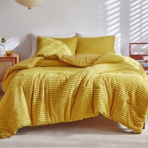 Yellow Textured Bedding Set